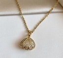 Shell and pearl Necklace 