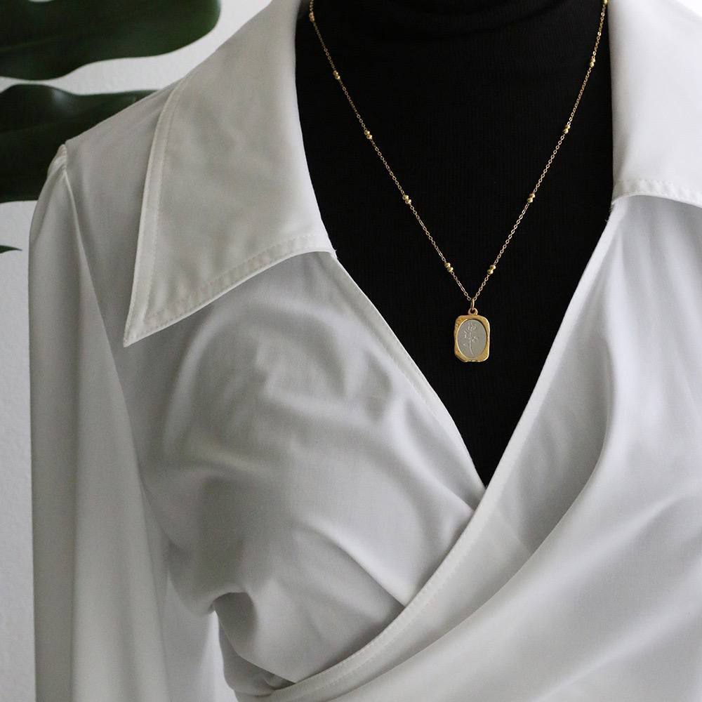 Black tulip Necklace