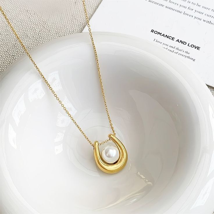 Pearl Necklace 