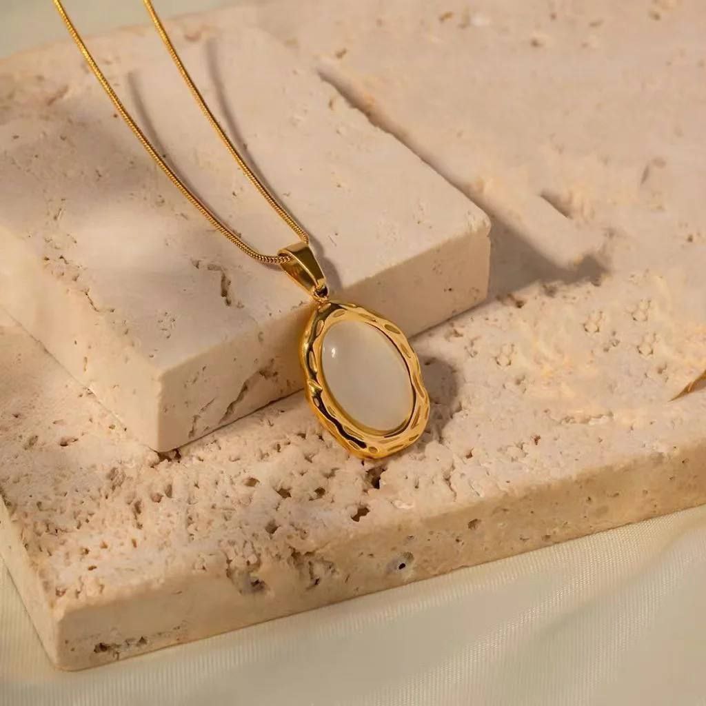 Off White Stone Necklace 