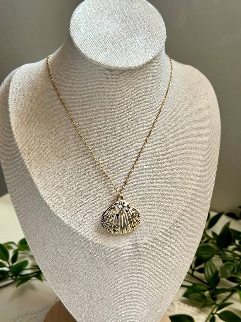 [14267] White Snail Necklace 