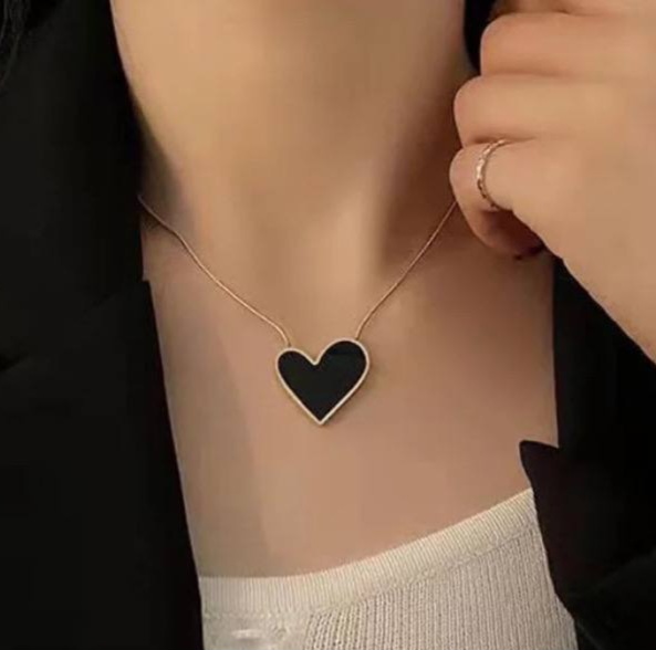 [14068] BLACK BIG HEART NECKLACE 