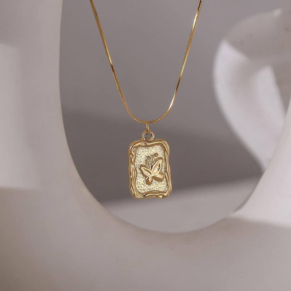 [14077] Small Gold Butterfly Necklace 
