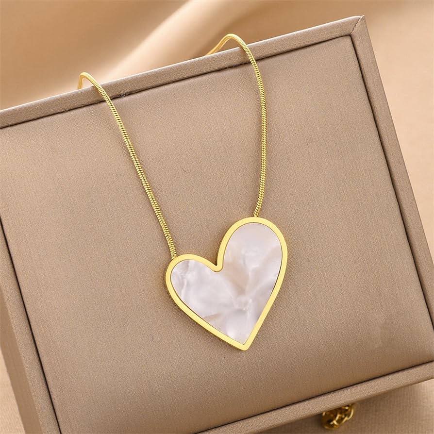 [14013] White heart Necklace