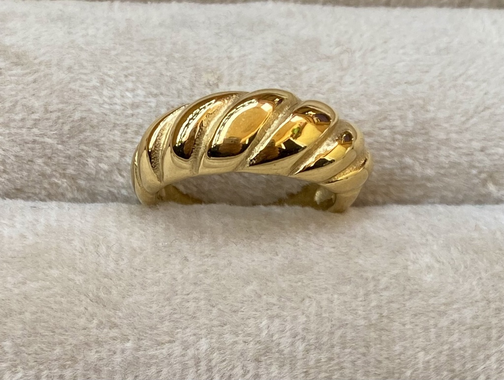 Croissant Ring (7)